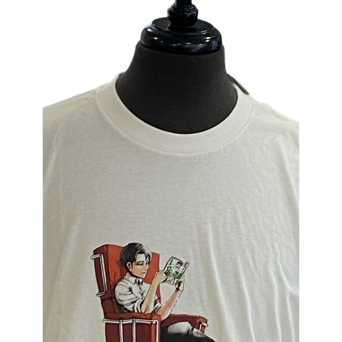 XL Uniqlo Shirt Mens Large White Attack On Titan Manga Japanese Comic Anime Tee