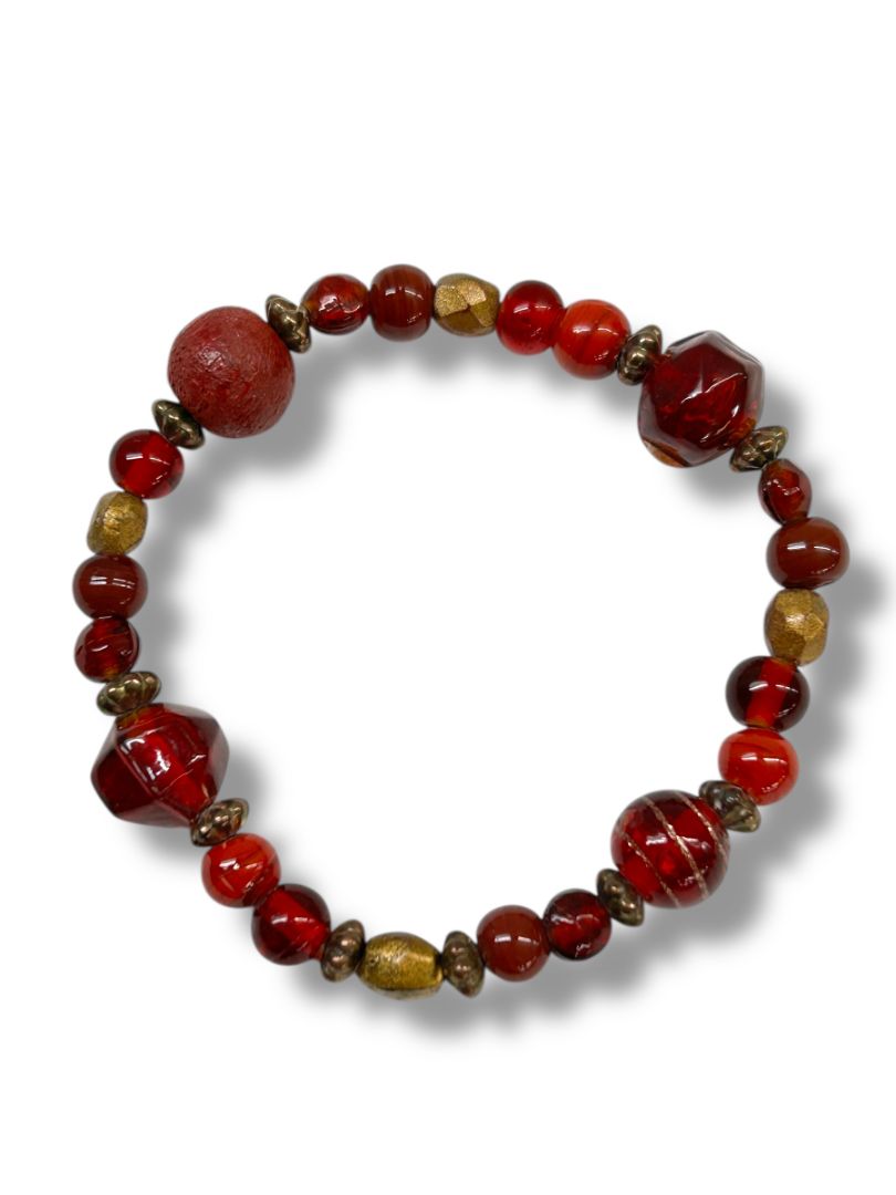 Acrylic Beaded Stretch Bracelet Shades of Red Goldtone