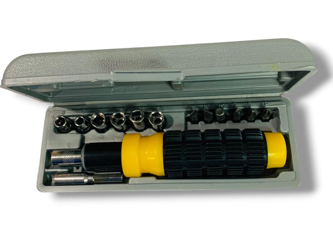 Reversible Ratchet Screwdriver Set 14 Piece Bits and Handle