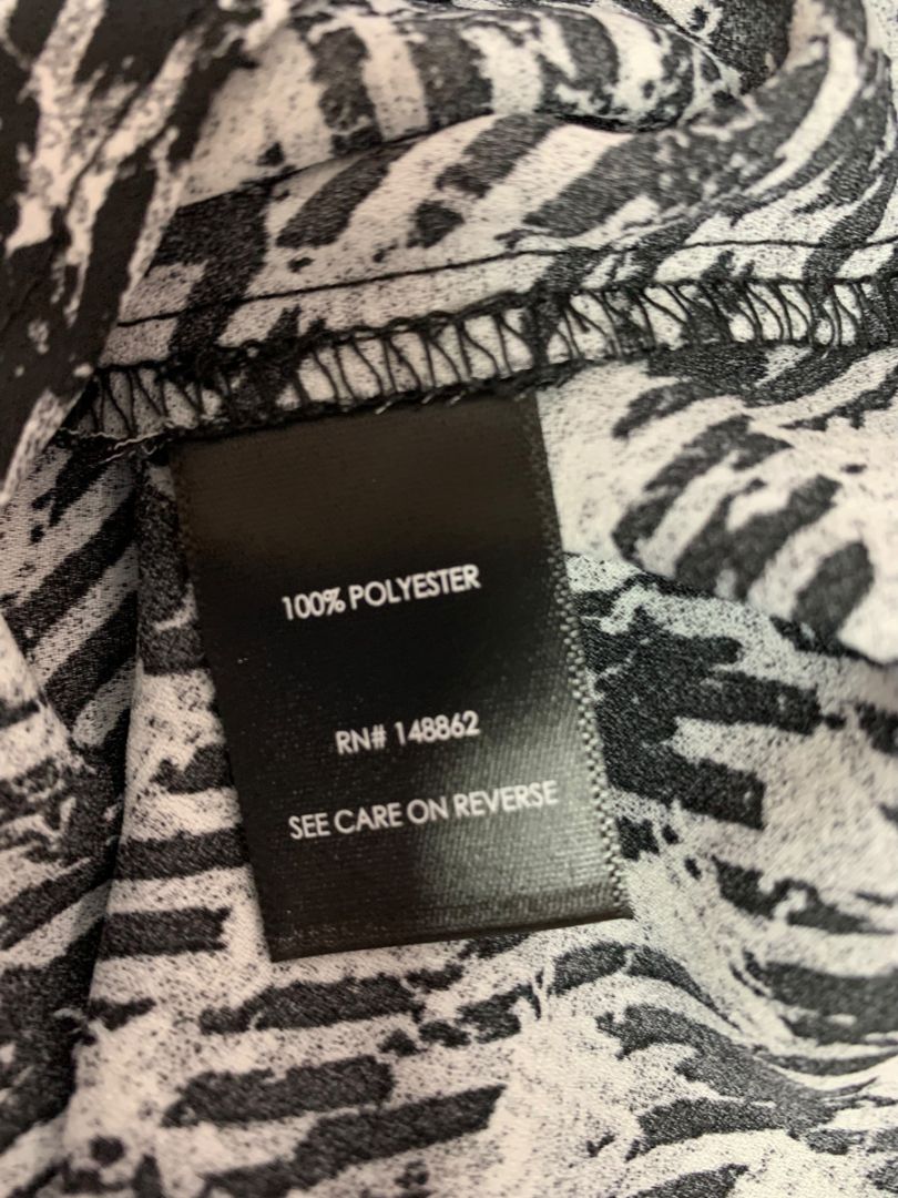 Size 5X Torrid Harper Blouse Shirt Womens Black Gray Roll Tab Sleeve