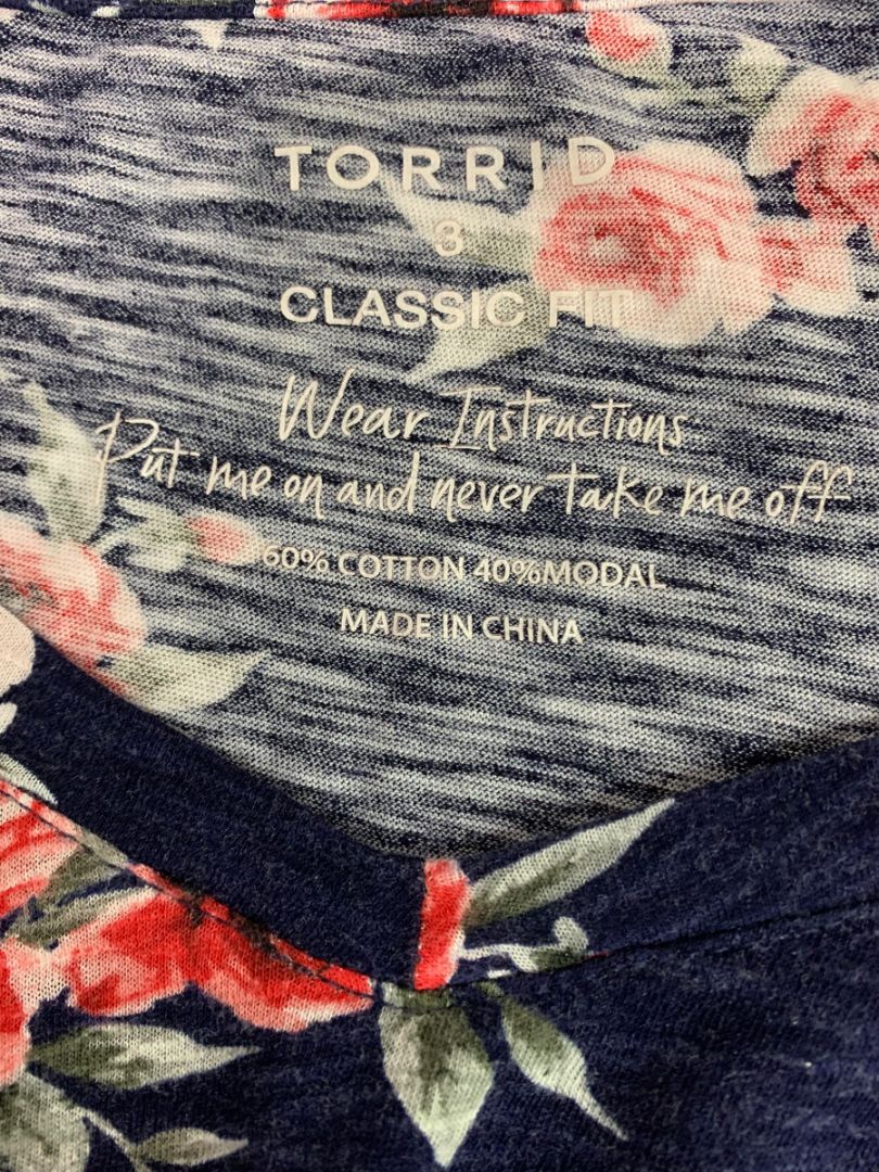 Size 3X Torrid Womens Navy Blue Tshirt Rose Print V-Neck Classic Fit