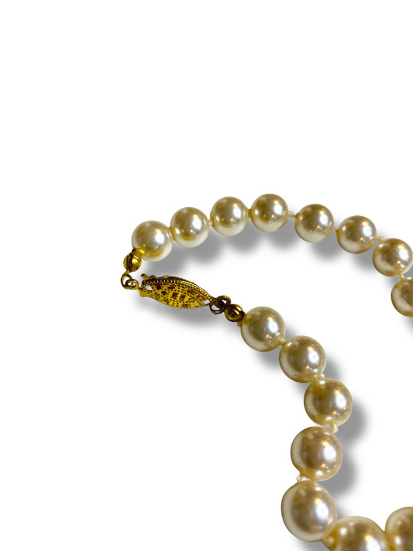 Vintage Knotted Pearl Bracelet 8mm Ornate Clasp 8"