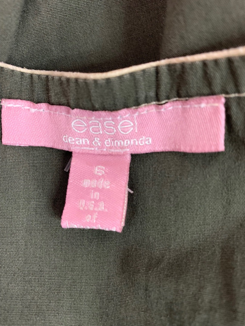 Size 6 easel dean & dimonda Army Green Knee Length Skirt Made in USA