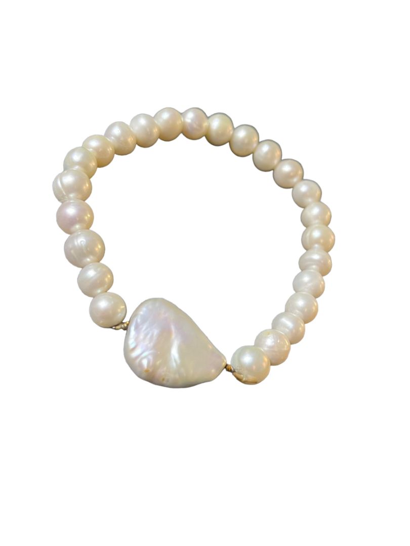 Real Baroque White Pearl Elasticated Stretch Bracelet Vintage
