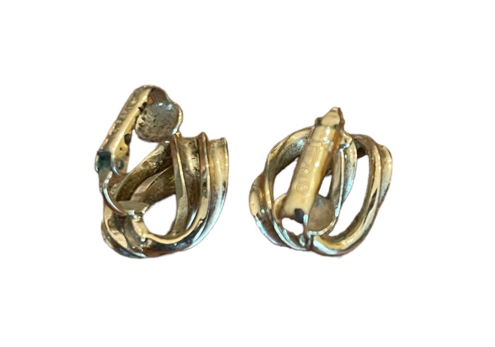 Trifari Signed Interlocking Circles Clip On Goldtone 3/4" Earrings Non-Pierced