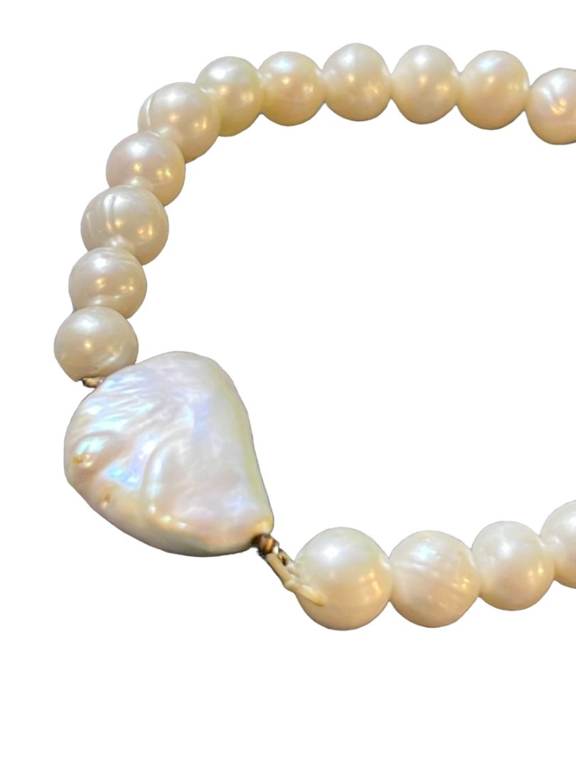 Real Baroque White Pearl Elasticated Stretch Bracelet Vintage