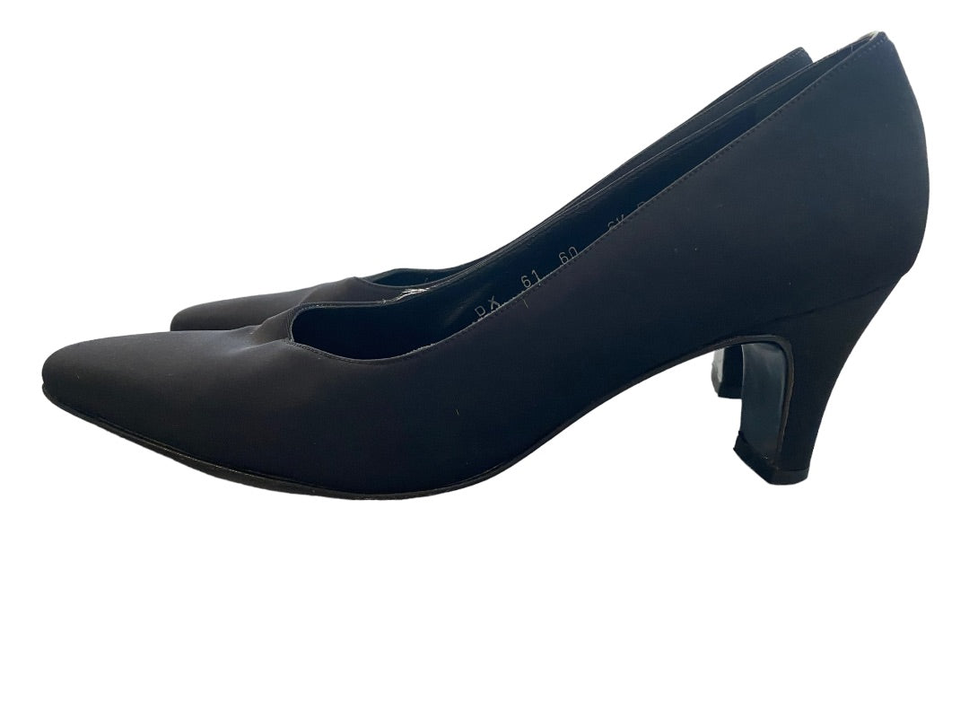 6.5 Salvatore Ferragamo Black Classic Pumps Satin