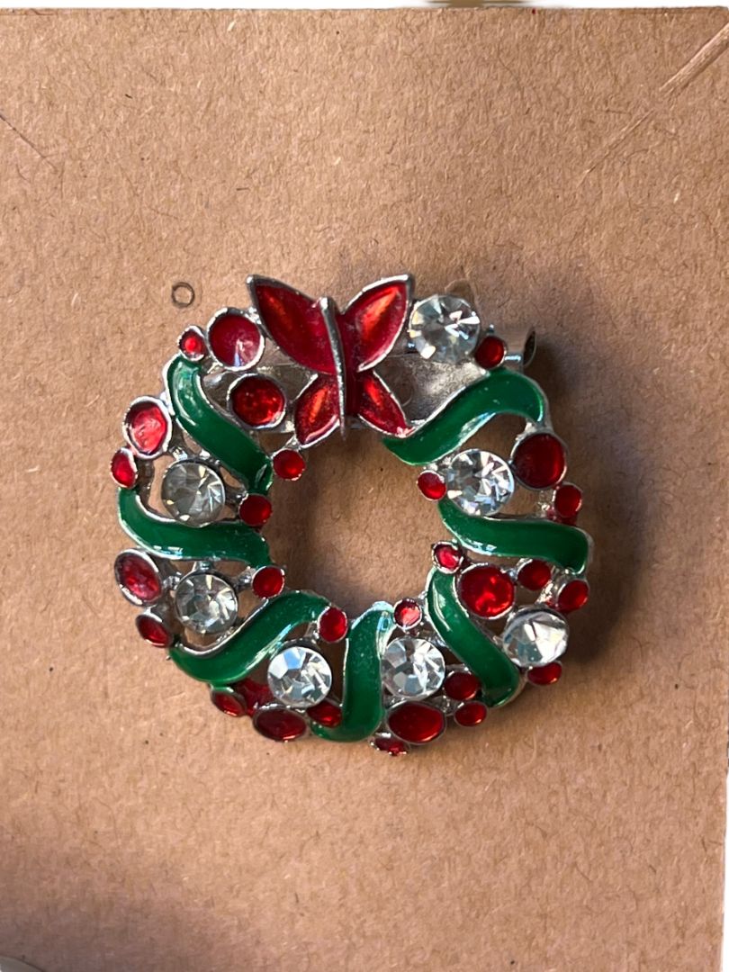 Enamel Rhinestone Wreath Brooch Christmas Holiday Silvertone