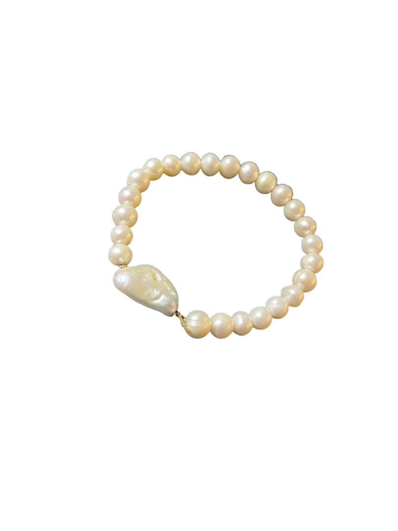 Real Baroque White Pearl Elasticated Stretch Bracelet Vintage
