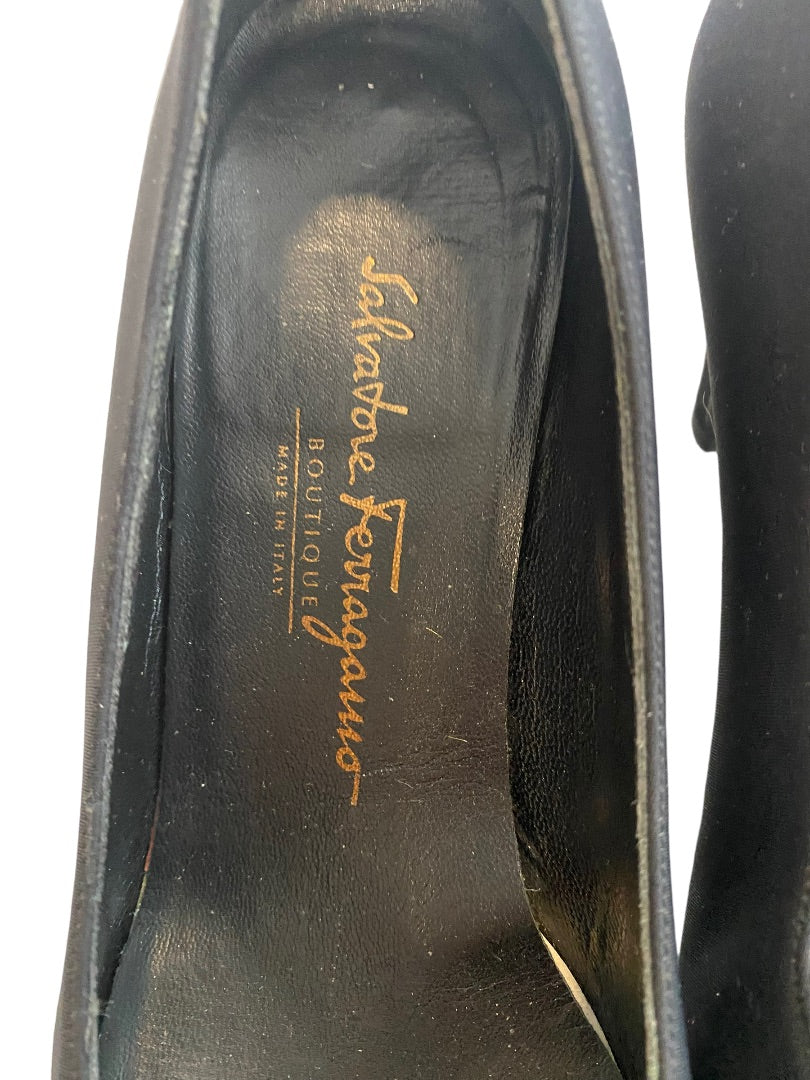 6.5 Salvatore Ferragamo Black Classic Pumps Satin