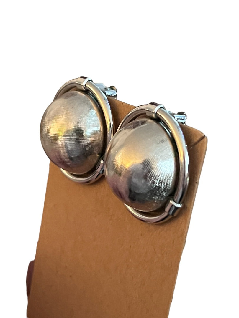 Coro Silver Tone Round Dome Textured Clip On Earrings 1 1/8" Diameter