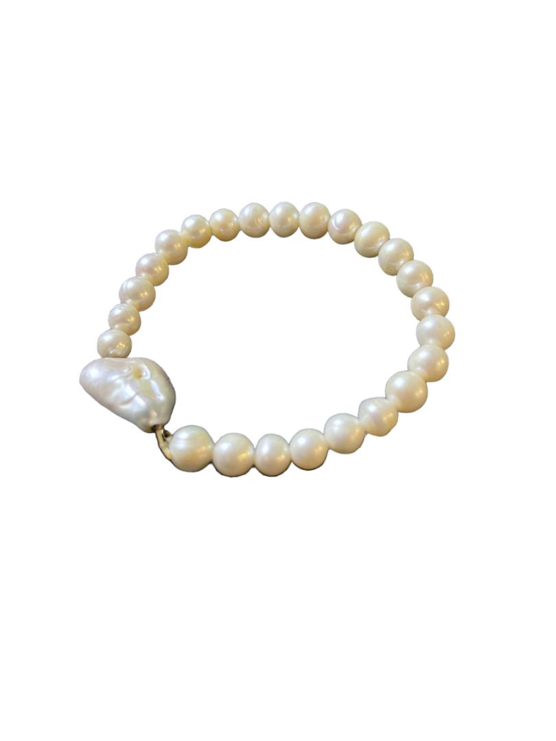 Real Baroque White Pearl Elasticated Stretch Bracelet Vintage