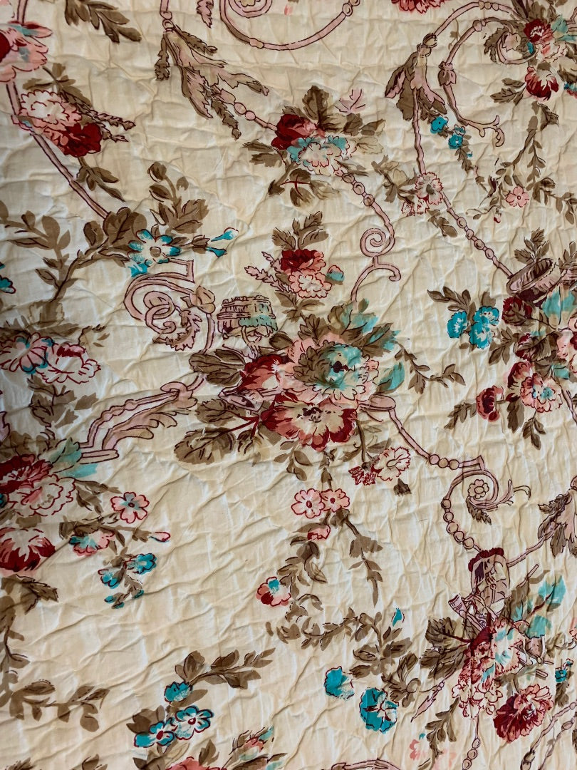 ABC Carpet & Home Brand 96" x 104" King Size 100% Cotton Quilt Floral