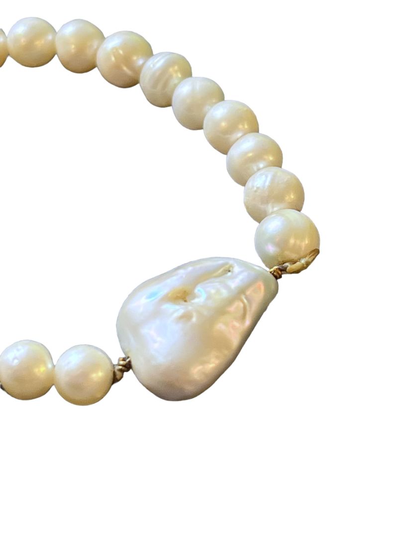 Real Baroque White Pearl Elasticated Stretch Bracelet Vintage