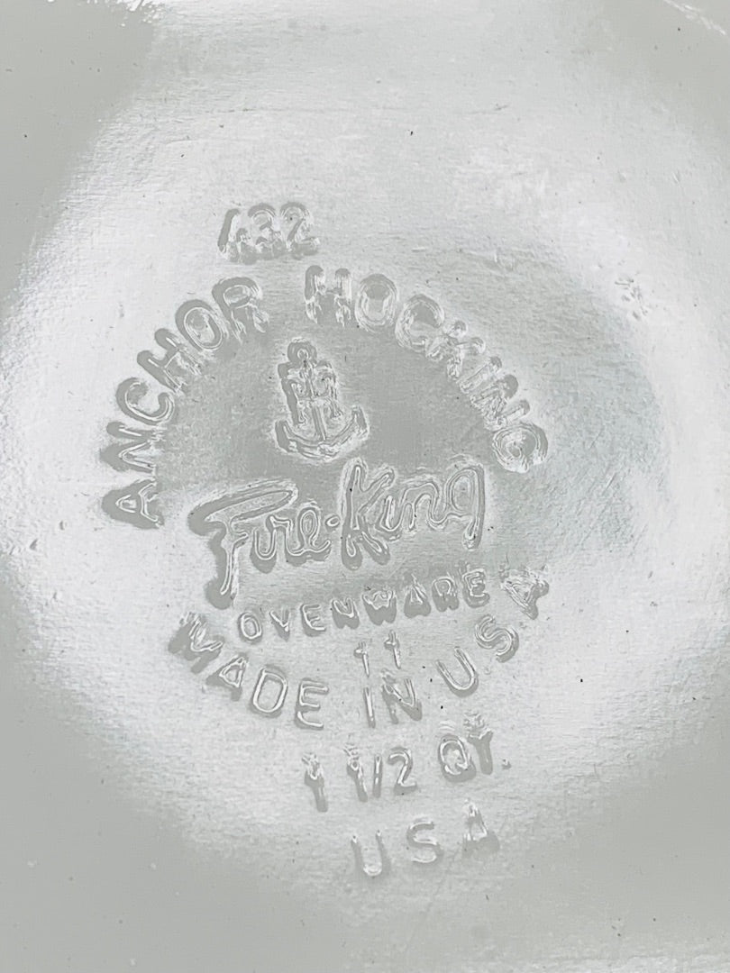 Anchor Hocking Fire-King 1 1/2 Quart USA Candle Glow #432 Baking Dish