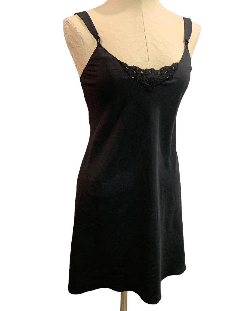 Size 38 (Large) Vanity Fair Women's Black Slip Vintage 1970s Slip Knee Length