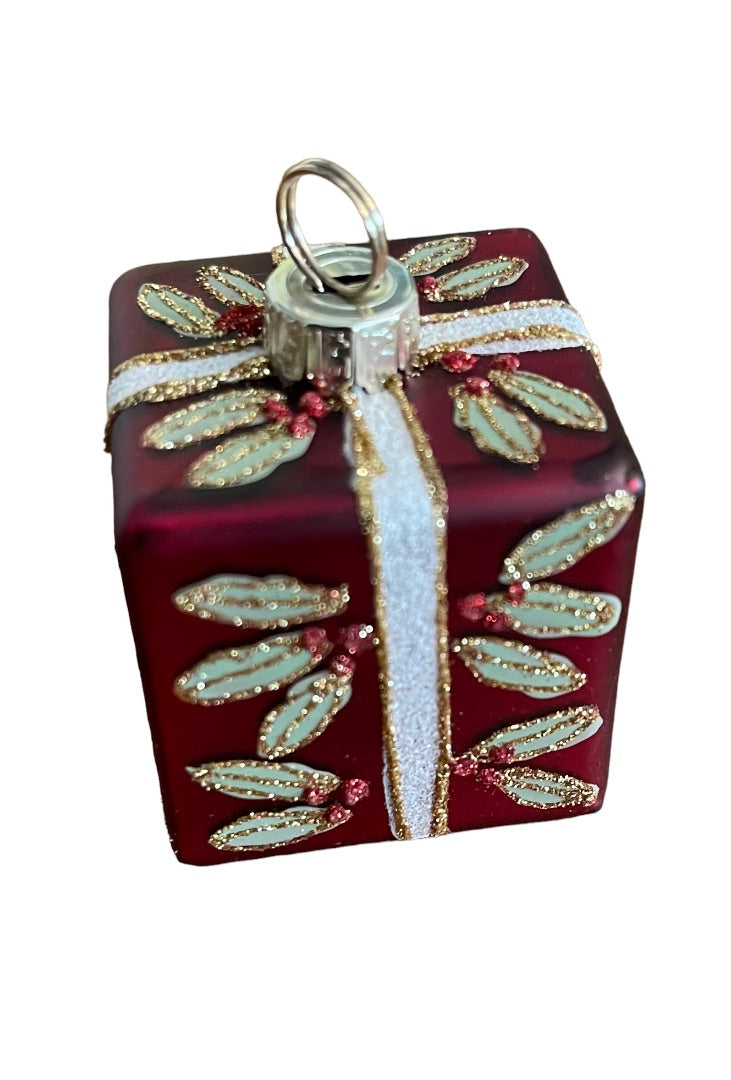 October Hill Holly Holiday Place Card Holder Ornament Set of 6