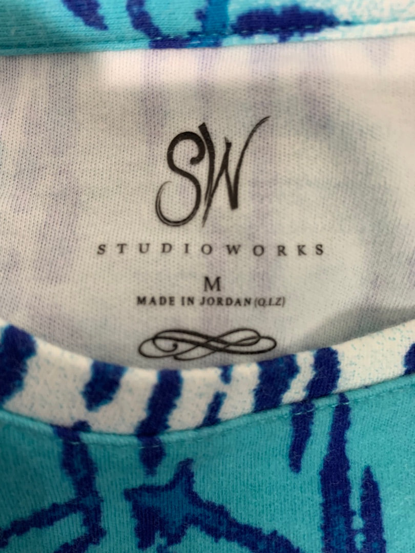 Medium Studio Works Women's Blue Pattern Short Sleeve Tshirt
