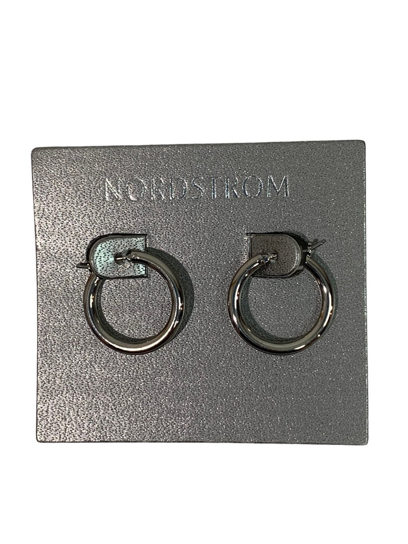 Nordstrom New Silvertone Piereced Earrings Nickel Free 3/4" Diameter