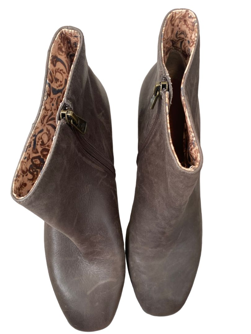 10 Lucky Brand Malvelia Brown Block Heel Booties Ankle Boots