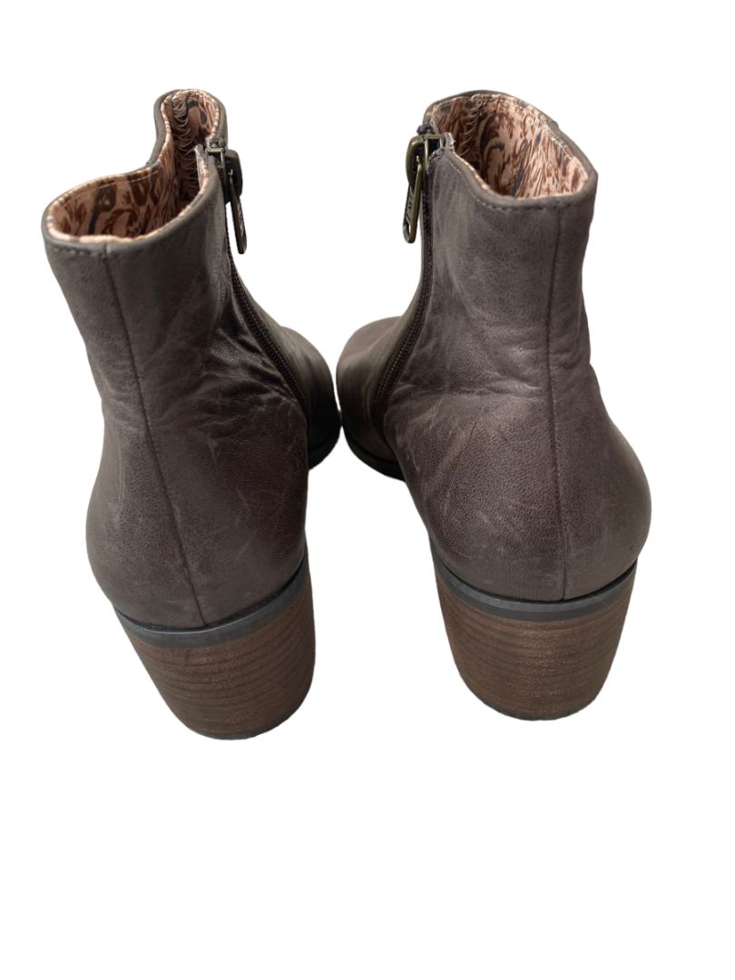 10 Lucky Brand Malvelia Brown Block Heel Booties Ankle Boots