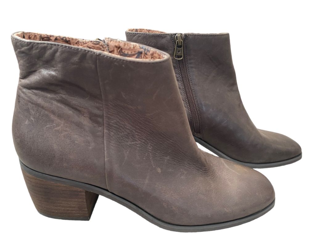 10 Lucky Brand Malvelia Brown Block Heel Booties Ankle Boots