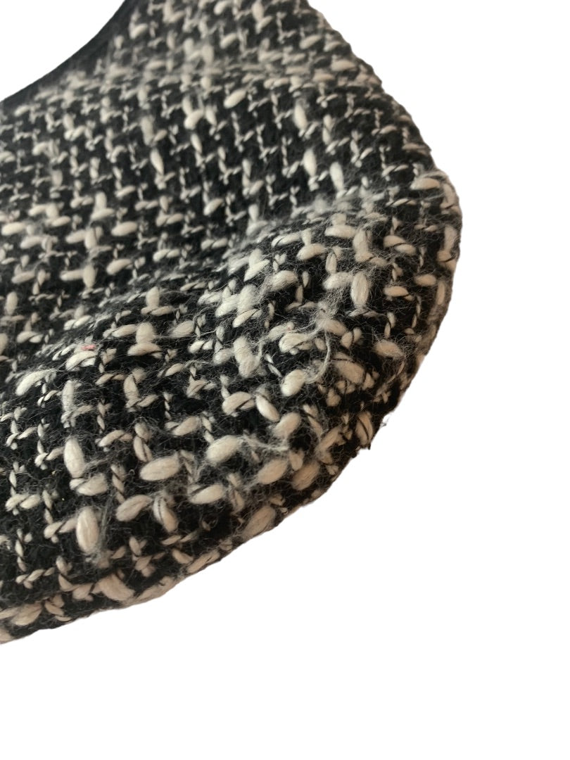 Black and White Tweed Shoulderbag Floral Applique 8"h x 11.5"w