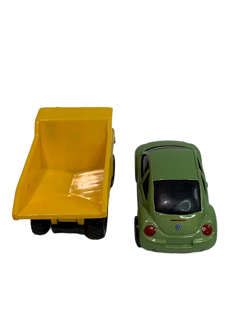 Maisto Fresh Metal ’98 Volkswagen Beetle Green 1:64 Scale Toy Quarry Dump Truck