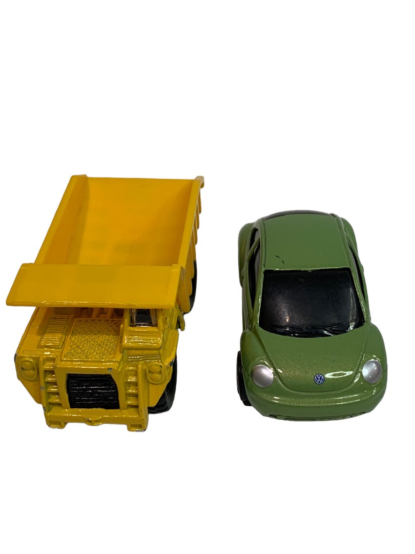 Maisto Fresh Metal ’98 Volkswagen Beetle Green 1:64 Scale Toy Quarry Dump Truck