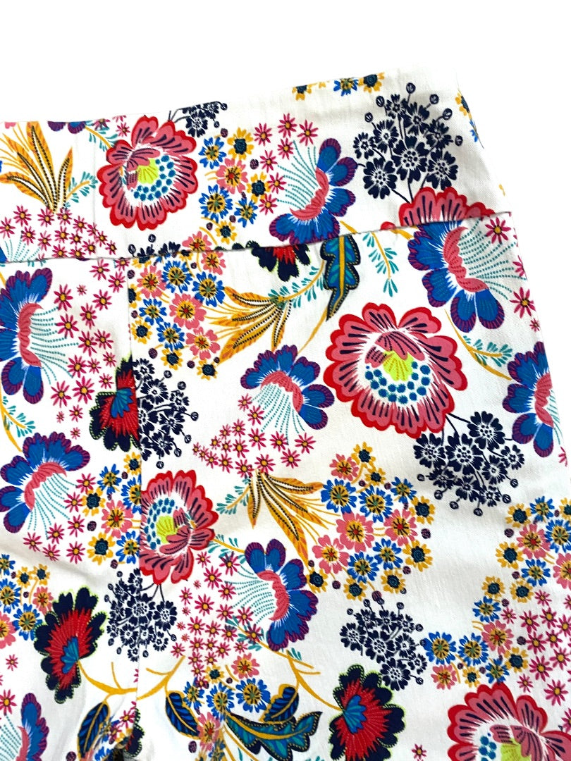 Size 10 Zac & Rachel Floral White Crop Pants Pull On Taper