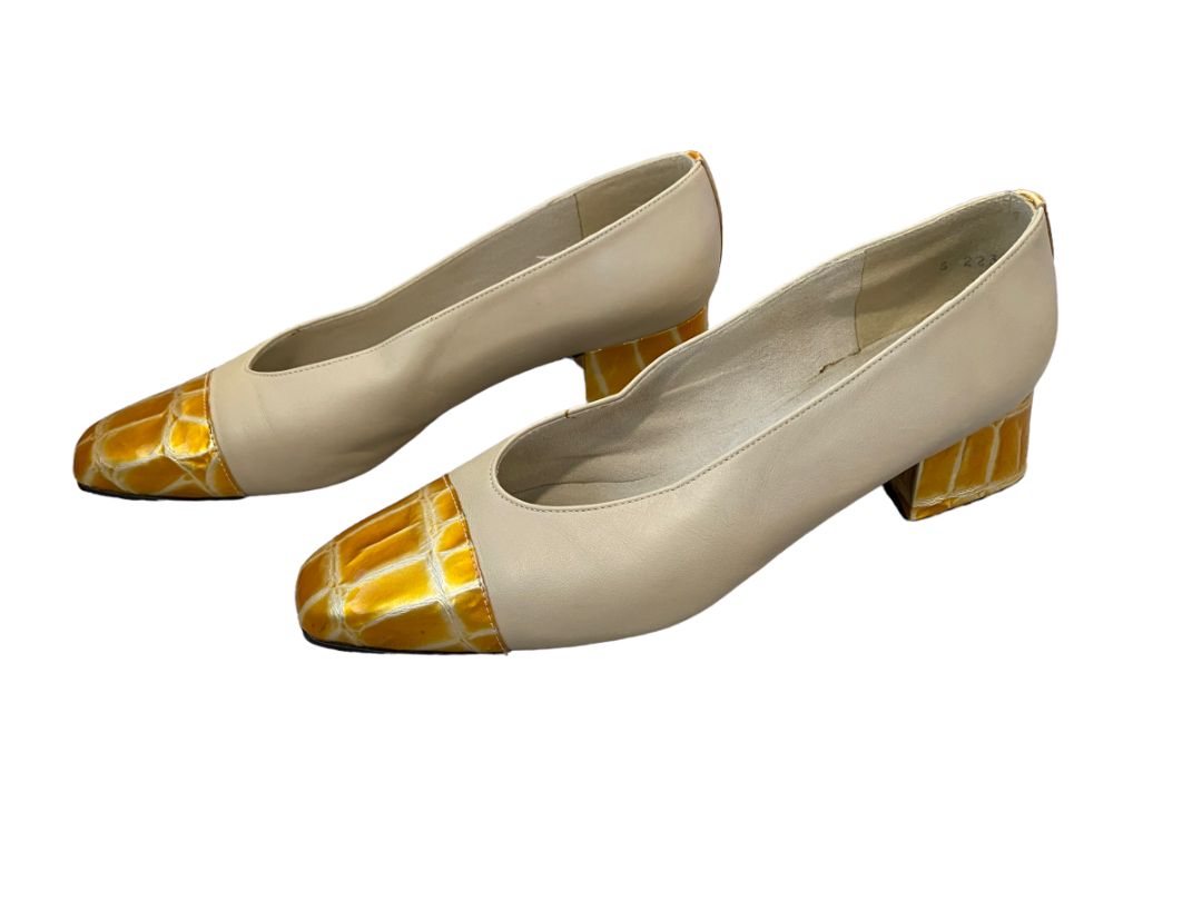 9 B Stuart Weitzman Cream Gold Dress Pumps Croc Embossed Accents