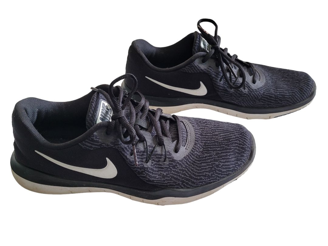 9 Nike Black Flex Supreme TR6 Sneakers Pre Owned