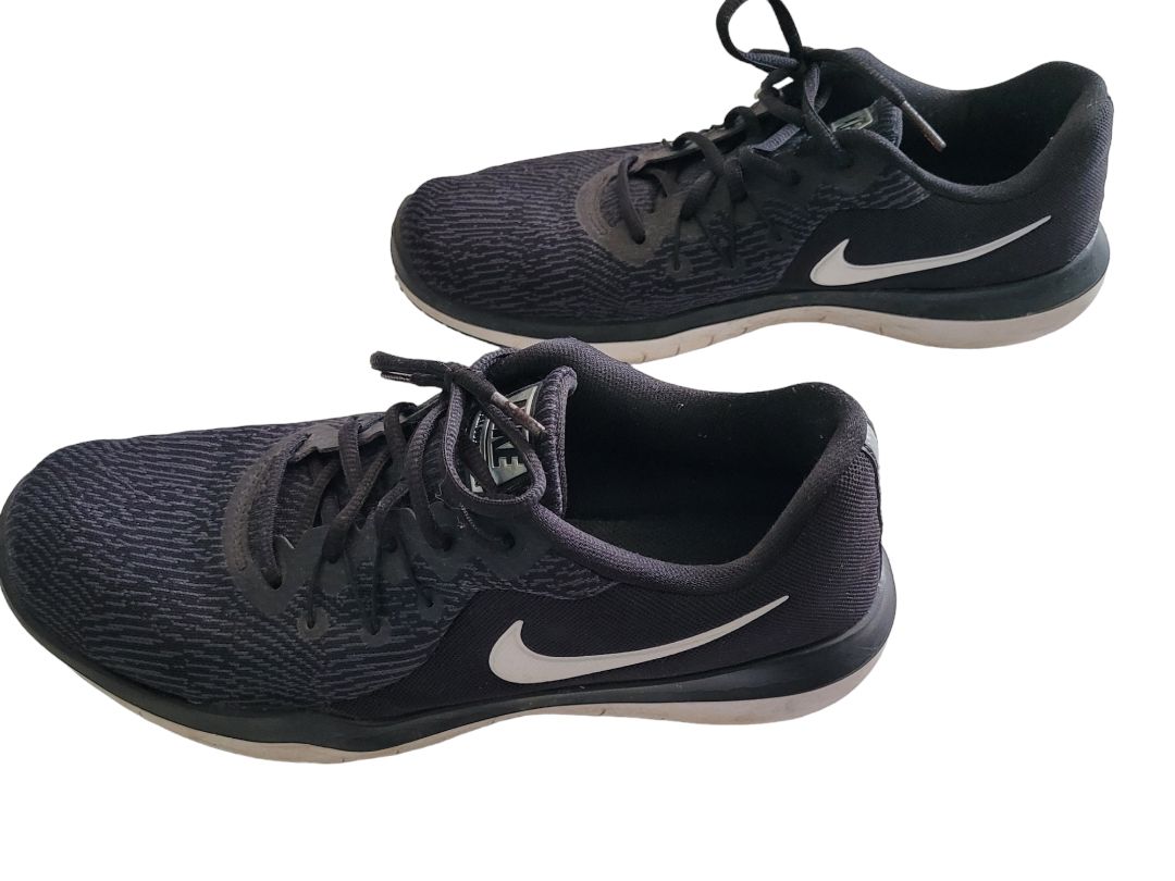 9 Nike Black Flex Supreme TR6 Sneakers Pre Owned