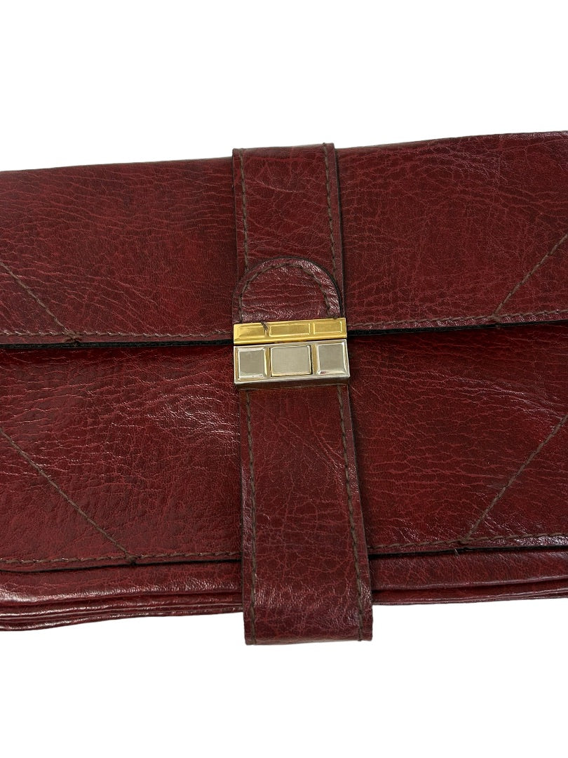 Vintage 1960s Brown Leather Pebbled Leather Goldtone Hardware Shoulderbag