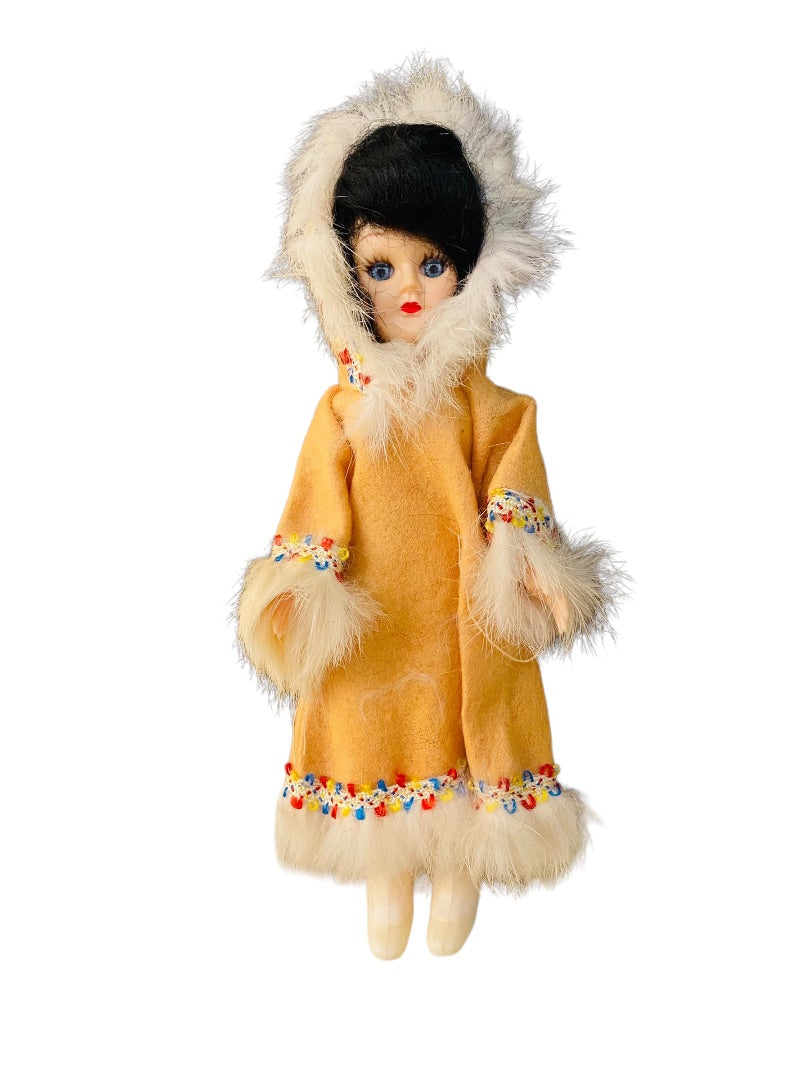 1960s ARCO Miss Alaska Eskimo Dolls of the World Set Sleep Awake Eyes 8"