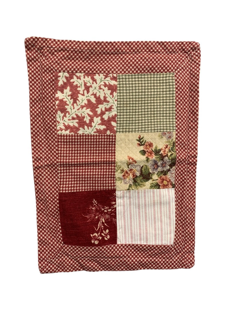 Vintage Patchwork Placemat Fabric Red Green Floral 16 x 11"