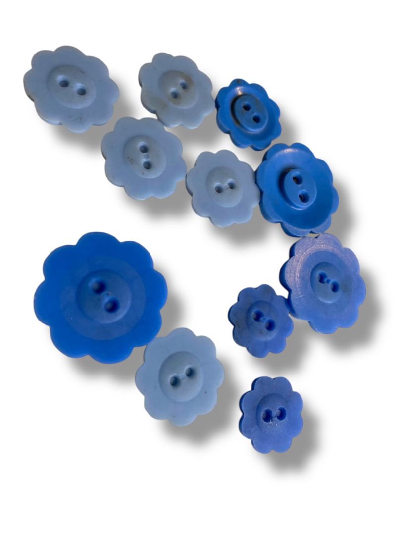 Lot of 11 Midcentury Buttons Plastic Assorted Blue Flowers