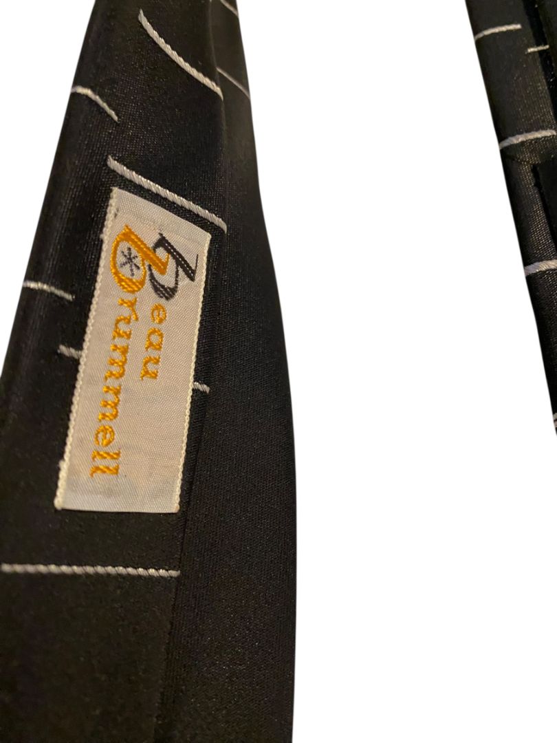 Vintage 1950/60’s Beau Brummel Black Skinny Tie With Thin Horizontal Stripes