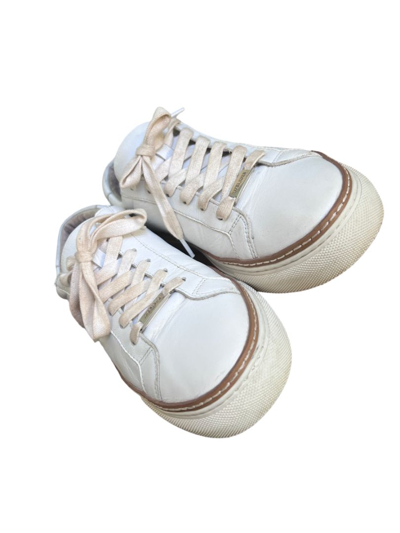 Size 9 JSlides Women's LUCKI Lace-up Round toe Platform Sneaker White Leather