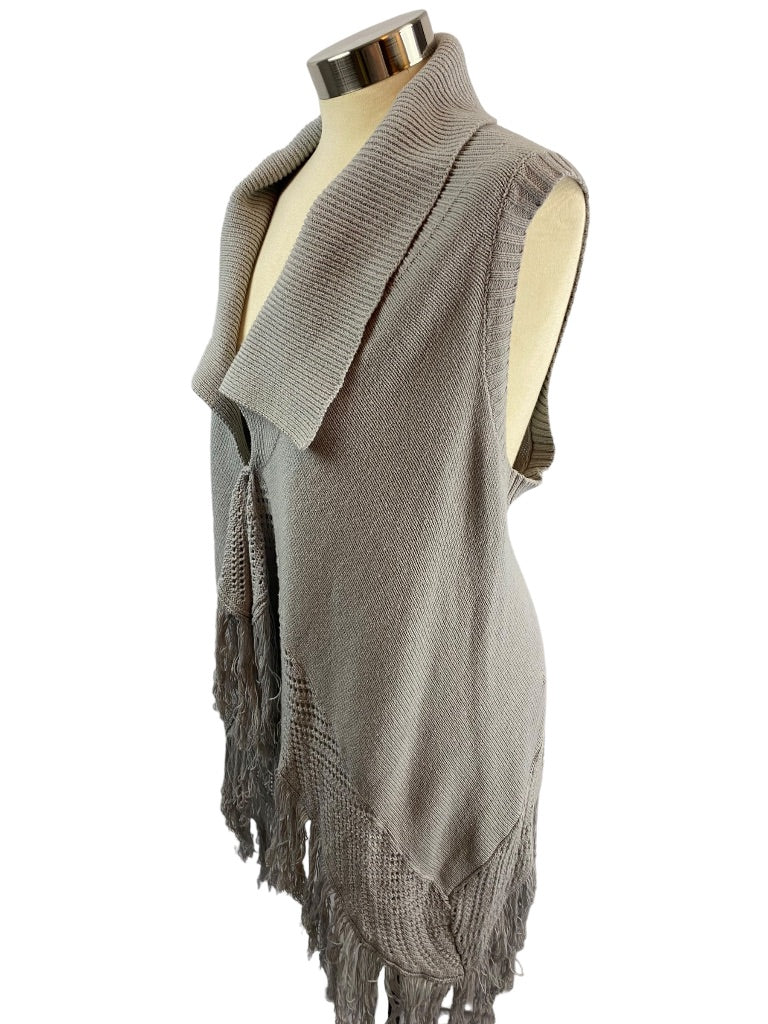 XL Cato Women's Shawl Color Fringe Vest Cardigan Sweater Single Closure