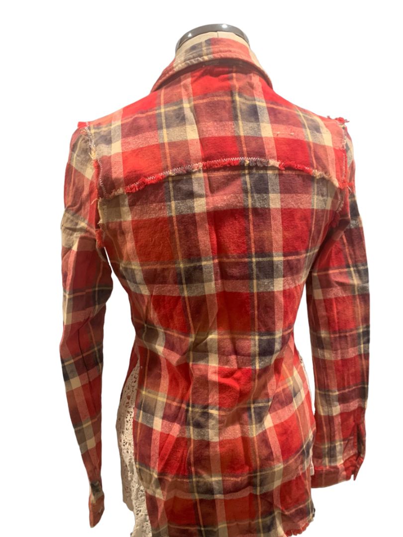 Small White Crow Anthropologie Red Plaid Women's Fitted Button Up Crochet