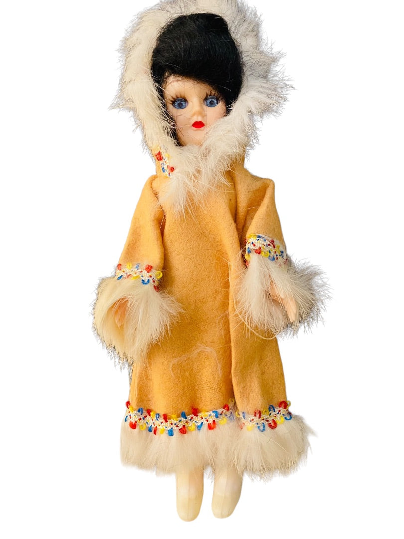 1960s ARCO Miss Alaska Eskimo Dolls of the World Set Sleep Awake Eyes 8"