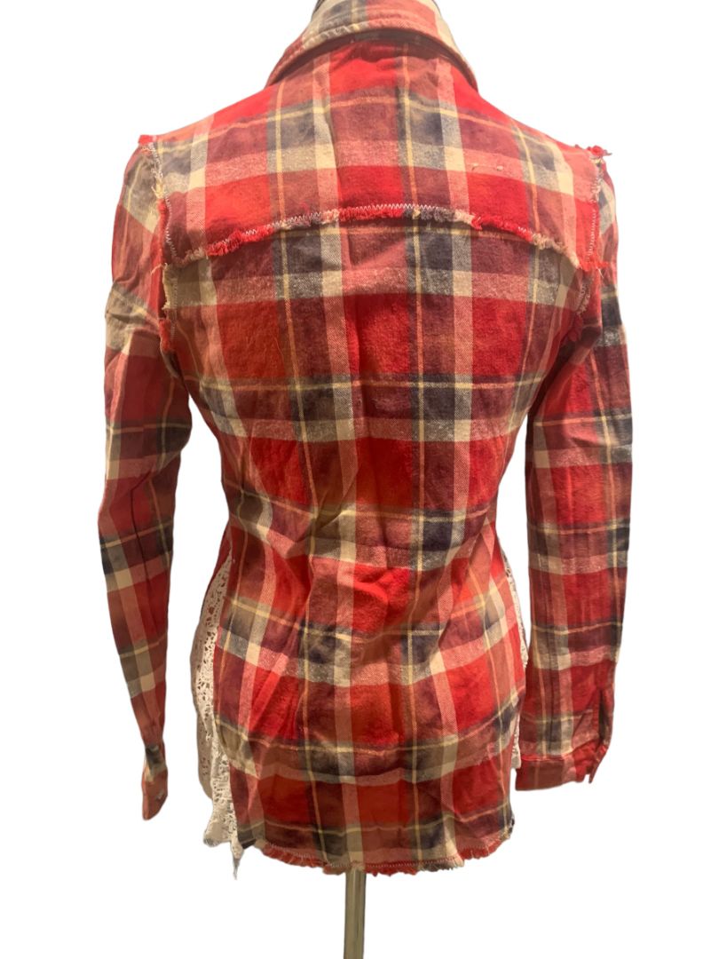 Small White Crow Anthropologie Red Plaid Women's Fitted Button Up Crochet