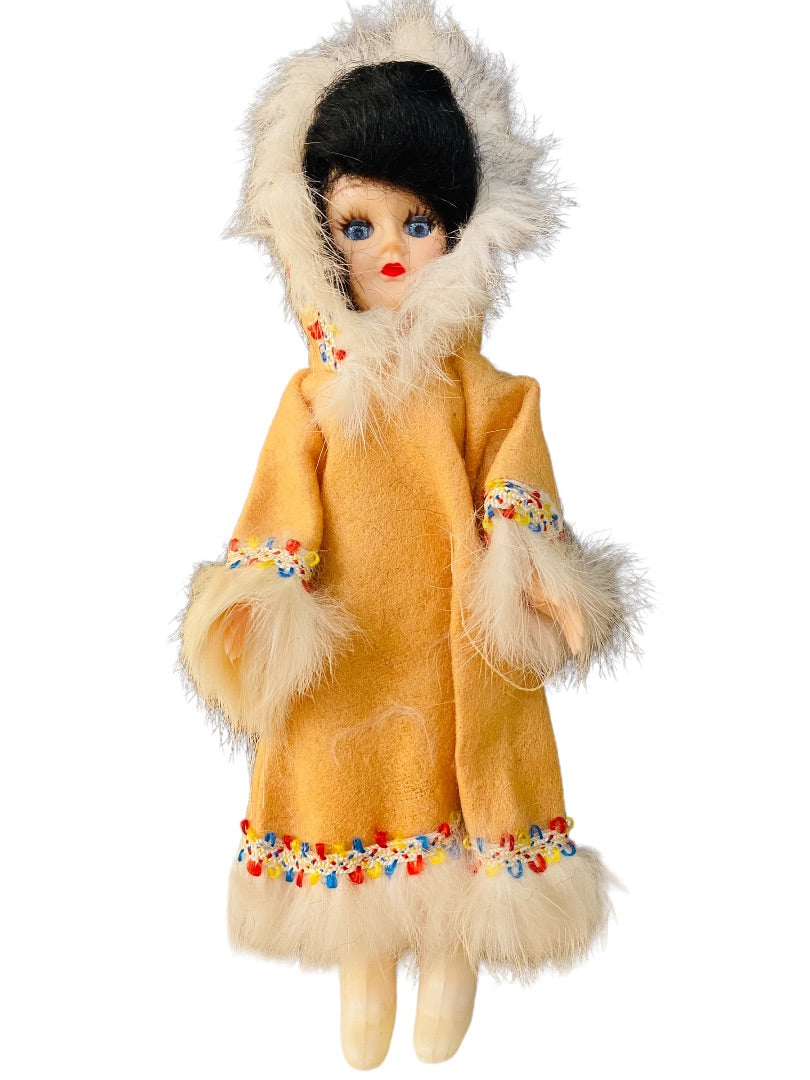 1960s ARCO Miss Alaska Eskimo Dolls of the World Set Sleep Awake Eyes 8"