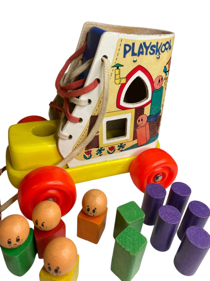 1970s Playskool Old Woman in a Shoe Pull Toy 11 Pieces Lace Up