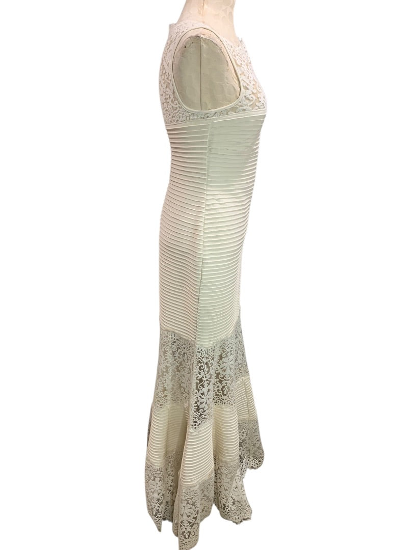 XS Tadashi Shoji Pintuck Lace Gown Ivory Boatneck Romantic