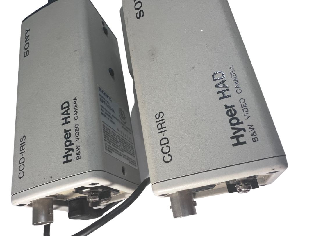 2 Sony CCD-IRIS Hyper HAD B&W Video Camera Cameras SPT-M104A