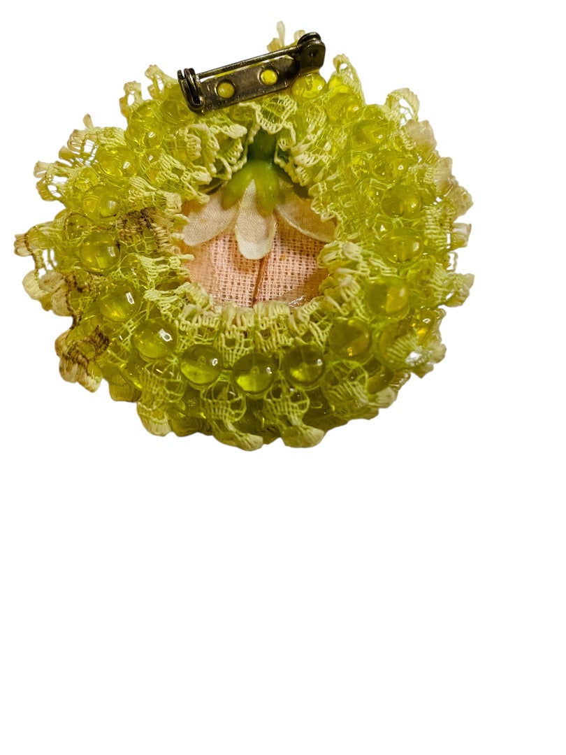 Vintage "Mom" Brooch Pin Kitschy Green Daisy Plastic 2.25"
