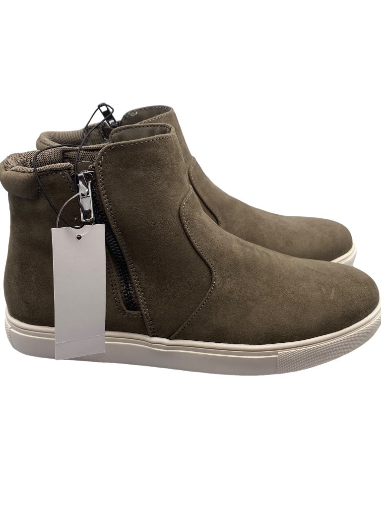 Size 8.5 Izod Women's New Mila Zip Sneaker Boot Gray Faux Suede Memory Foam