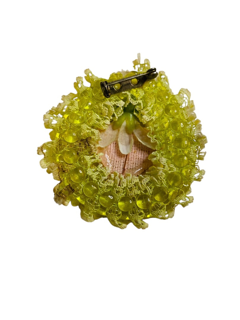 Vintage "Mom" Brooch Pin Kitschy Green Daisy Plastic 2.25"